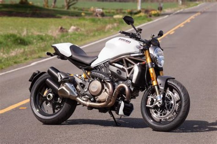 2014 Ducati Monster 1200s review
