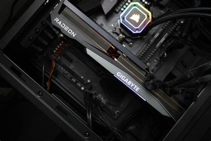 AMD RX 6950 XT vs. Nvidia RTX 3090: flagship showdown