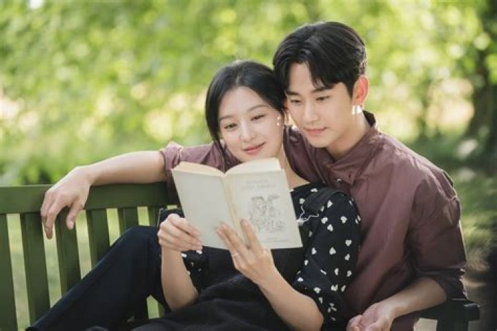Exploring The Past Of Kim Soo Hyun: Who Is His Ex?