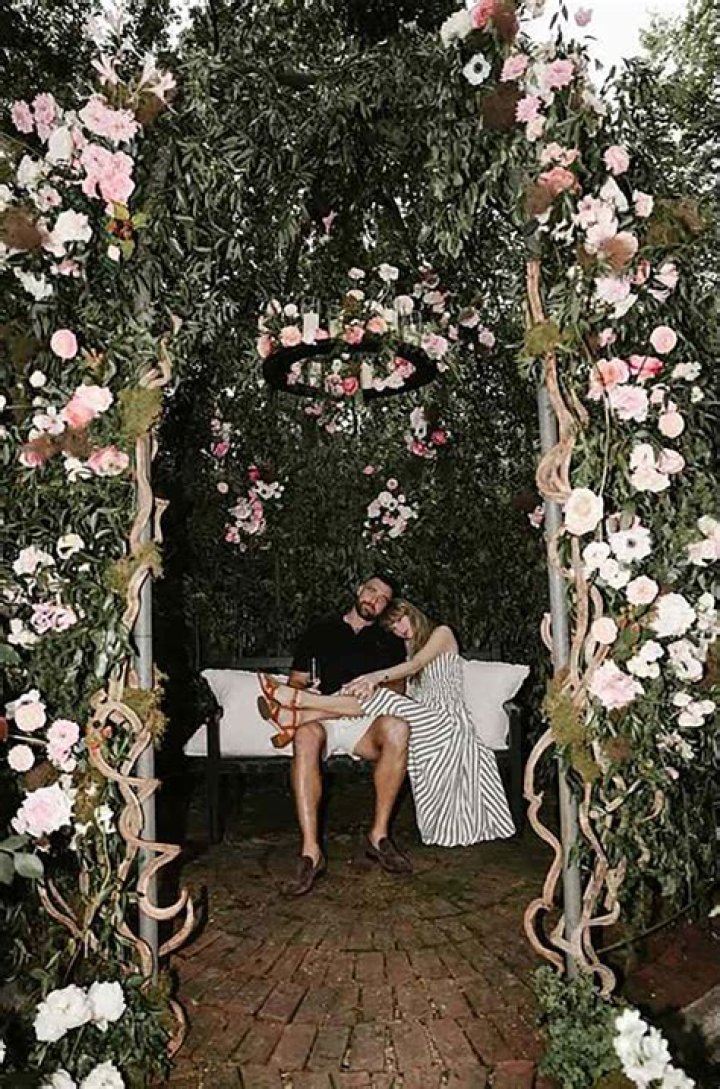 Is Trenni Kusnierek Engaged? Know If The Sports Anchor Is Pregnant 