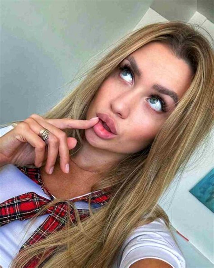 Izzy Flannery Height, Weight, Net Worth, Age, Birthday, Wikipedia, Who, Nationality, Biography
