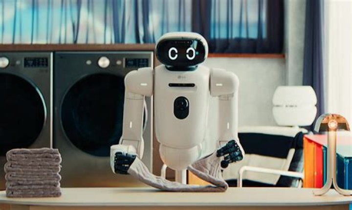 MIT's Skinbot is a Wearable Robot Designed to Scamper Over Your Body