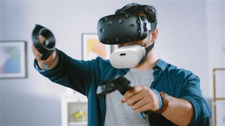 Mutalk is a Strange VR Mic Built to Prevent Sound Leaks
