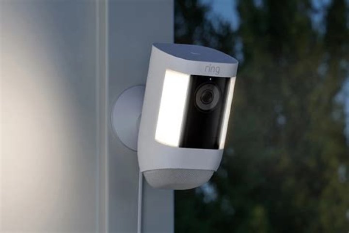 Ring Spotlight Cam Pro vs Ring Floodlight Cam Pro