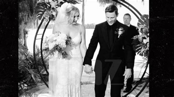 Unraveling The Mystery: Anna Kendrick – Is She Married?