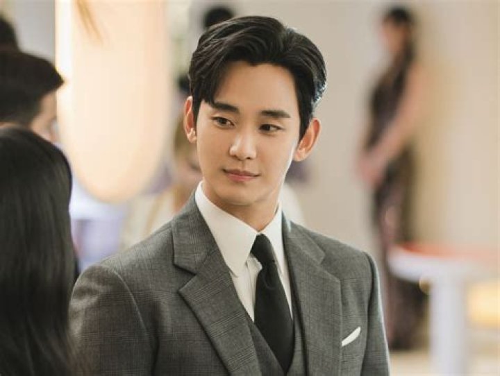 Unveiling Kim Soo-hyun's Earnings: The Reality Behind His Paid Per Episode