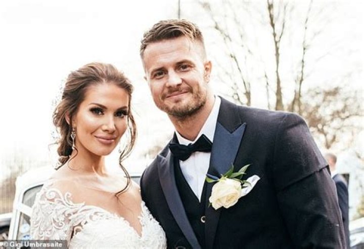 Who Is Bobby Holland Hanton Wife? Chris Hemsworth Stunt Double Married Life