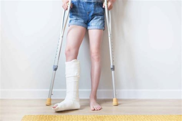 Why Does Paula Newsome Limp Walking? Leg Injury &amp; Health Condition